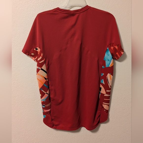 Nike Red and Blue Short Sleeve Tee Vibrant Design - Picture 2 of 4